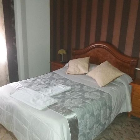 Hostal Texas 2 Fuentes de Ebro Bagian luar foto
