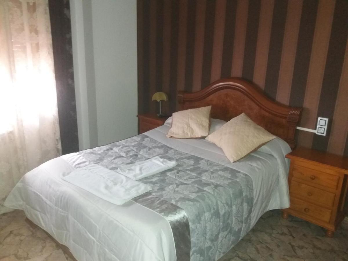 Hostal Texas 2 Fuentes de Ebro Bagian luar foto